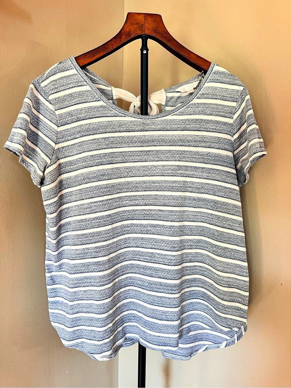 Lauren Conrad Striped Short Sleeve Top in Blue & White Size Large